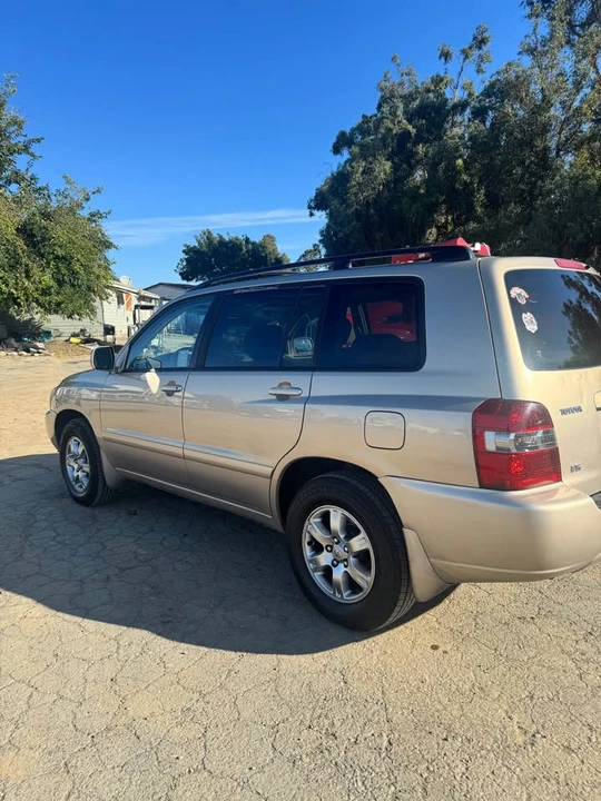 2004 Toyota Highlander - Image 10 of 13