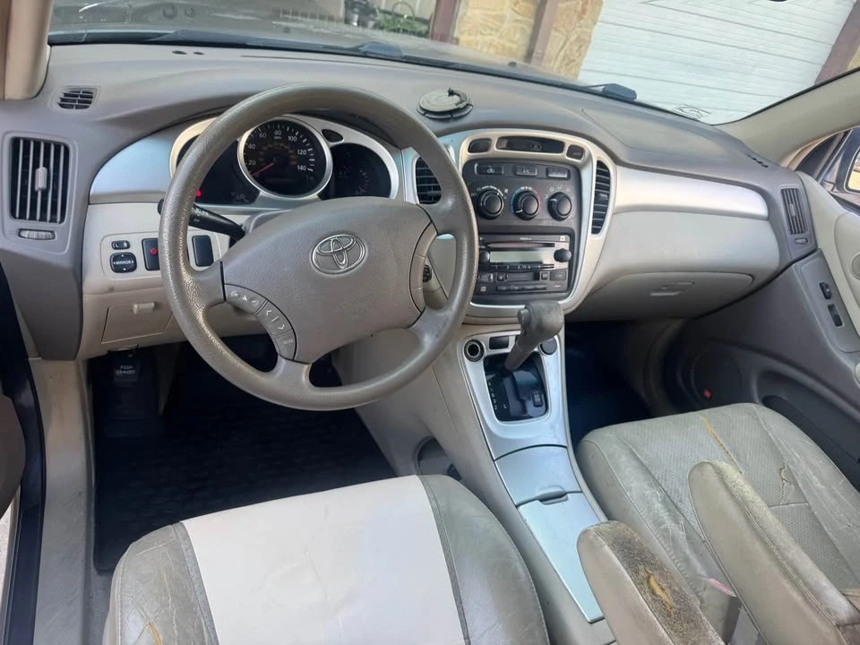 2004 Toyota Highlander - Image 8 of 15