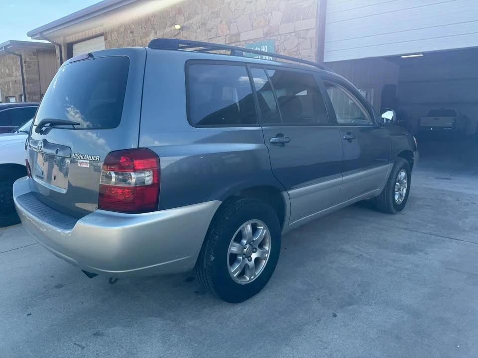 2004 Toyota Highlander - Image 3 of 15