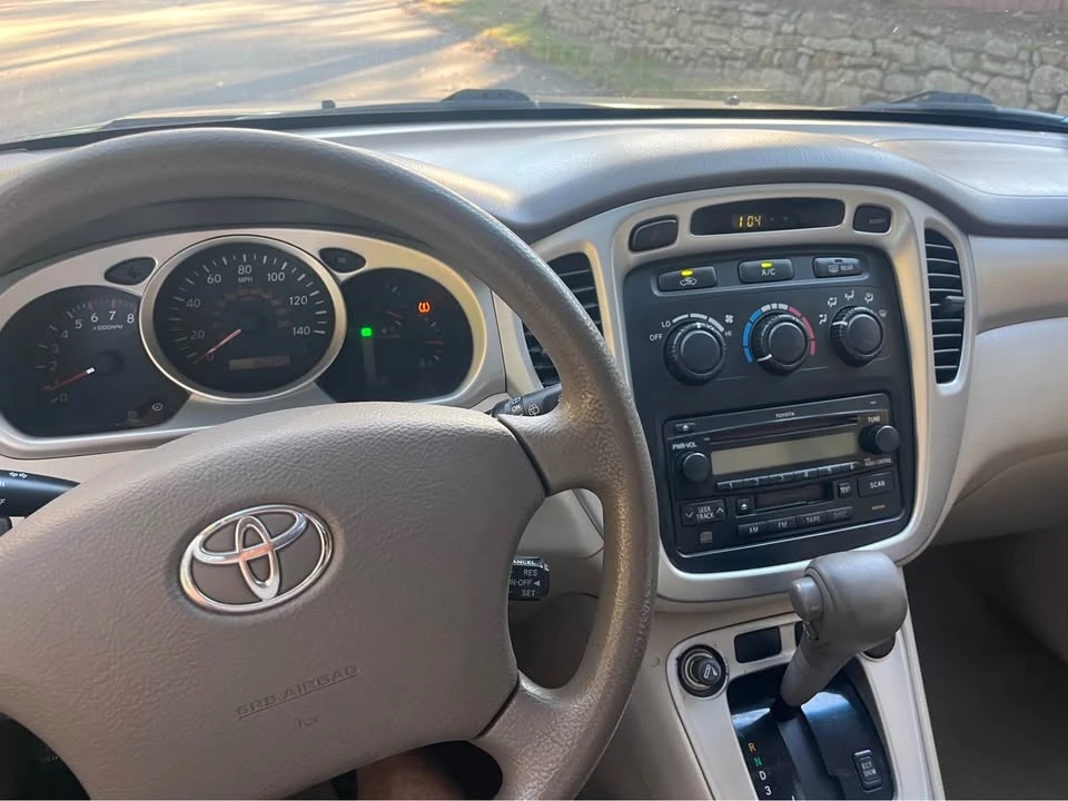 2004 Toyota Highlander - Image 9 of 9