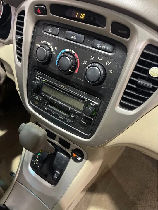 2004 Toyota Highlander - Image 12 of 15