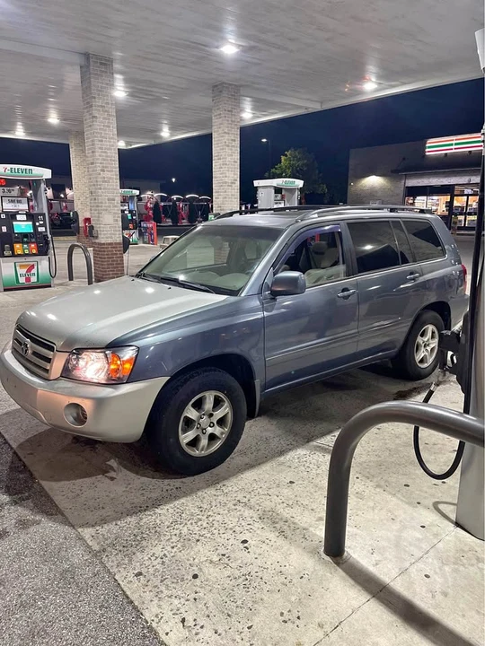 2004 Toyota Highlander - Image 2 of 15
