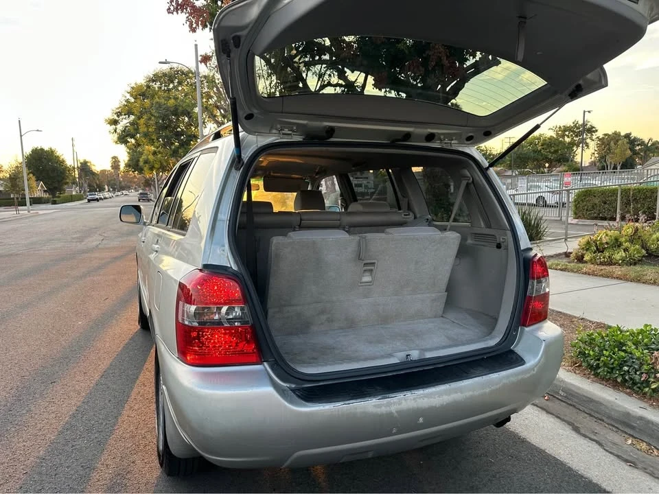 2004 Toyota Highlander - Image 10 of 14