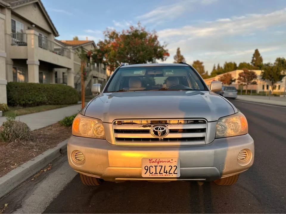 2004 Toyota Highlander - Image 2 of 14