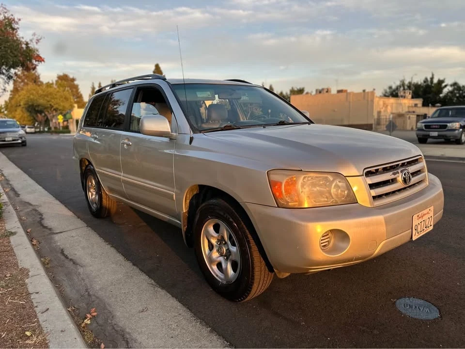 2004 Toyota Highlander - Image 7 of 14
