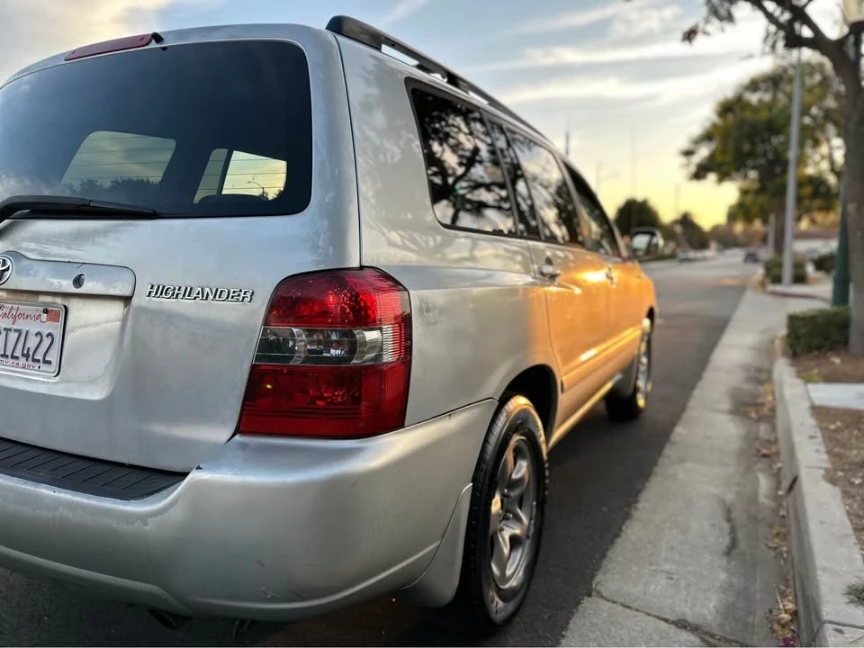 2004 Toyota Highlander - Image 12 of 14