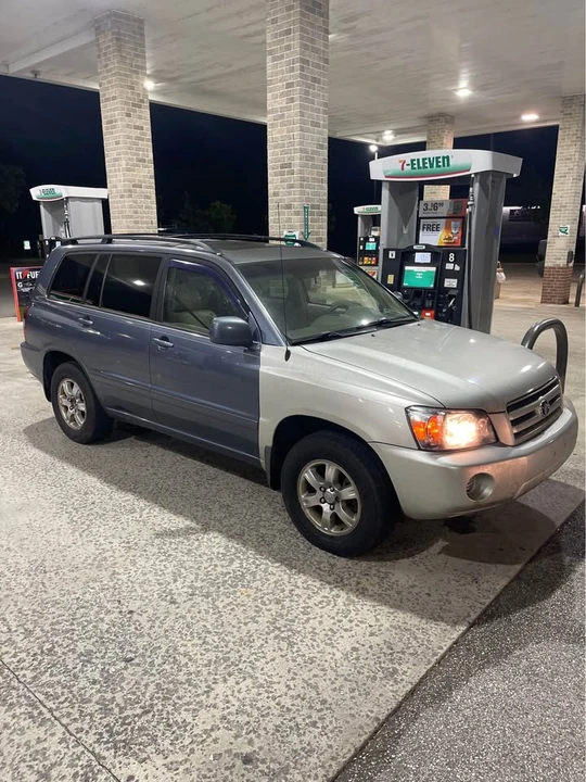 2004 Toyota Highlander - Image 13 of 15
