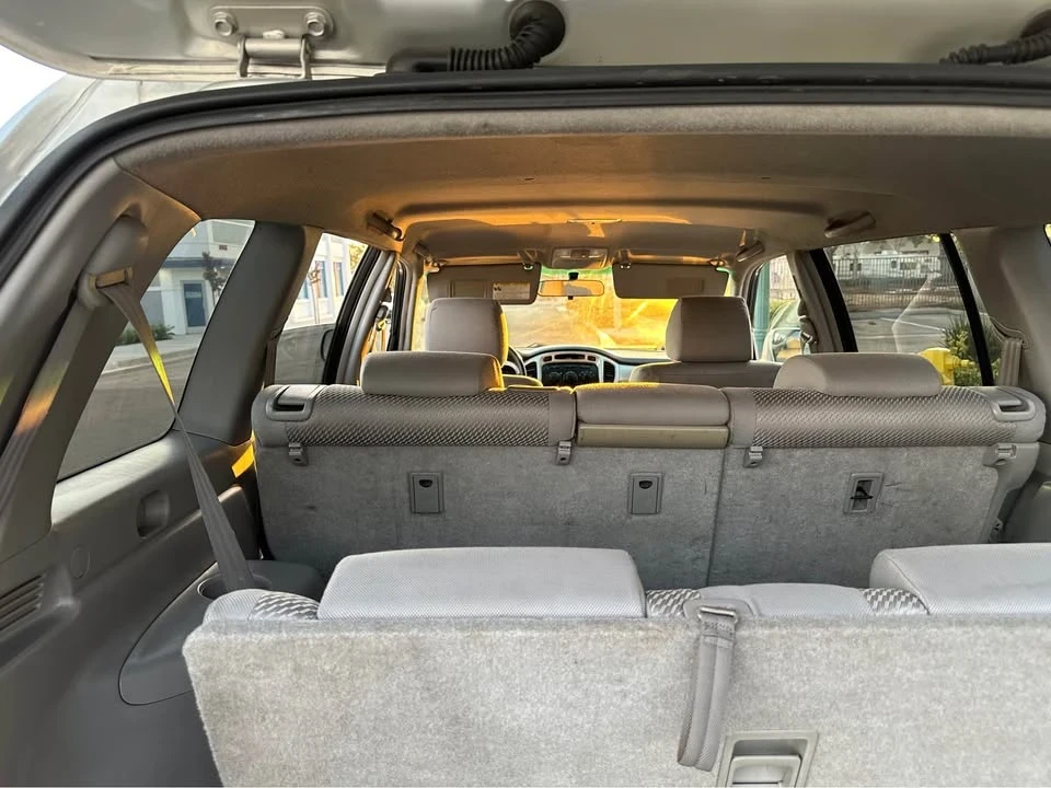 2004 Toyota Highlander - Image 8 of 14