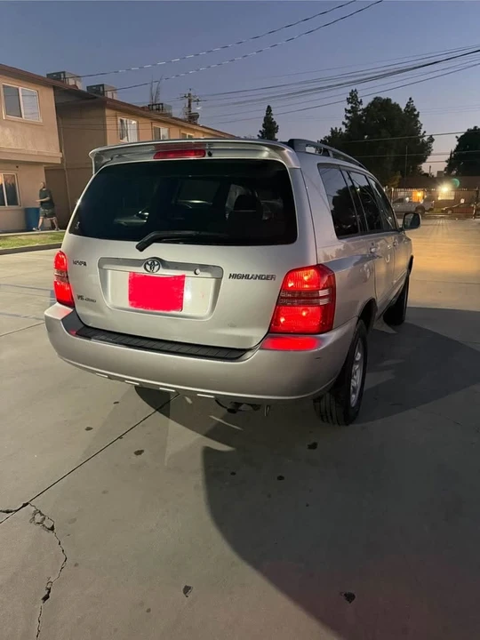 2004 Toyota Highlander - Image 8 of 20