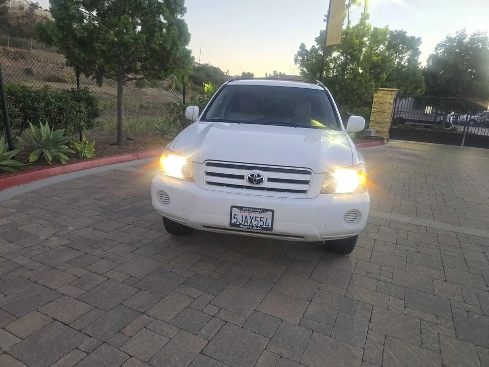 2004 Toyota Highlander - Image 3 of 7