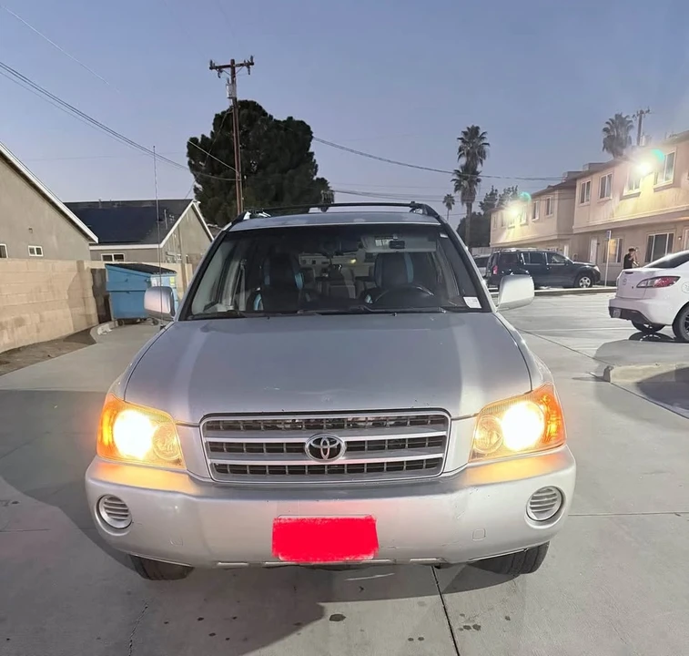 2004 Toyota Highlander - Image 2 of 20