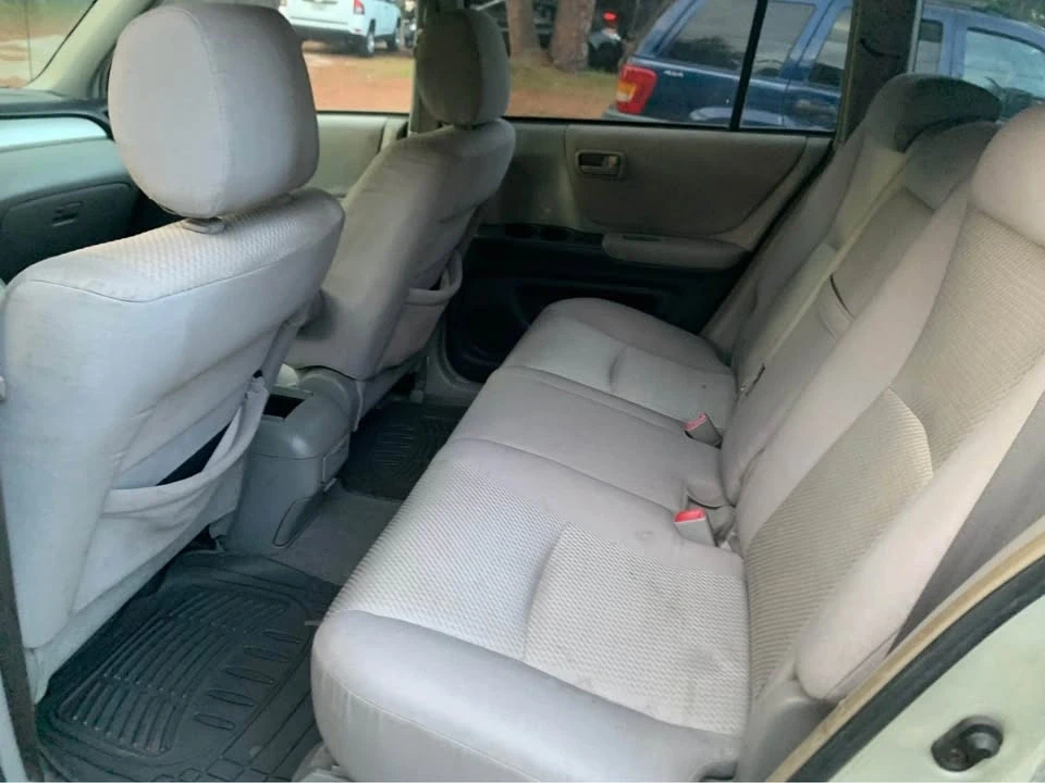 2004 Toyota Highlander - Image 10 of 11