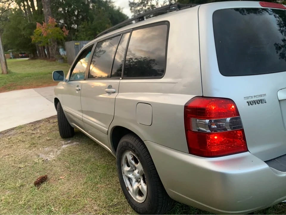 2004 Toyota Highlander - Image 9 of 11