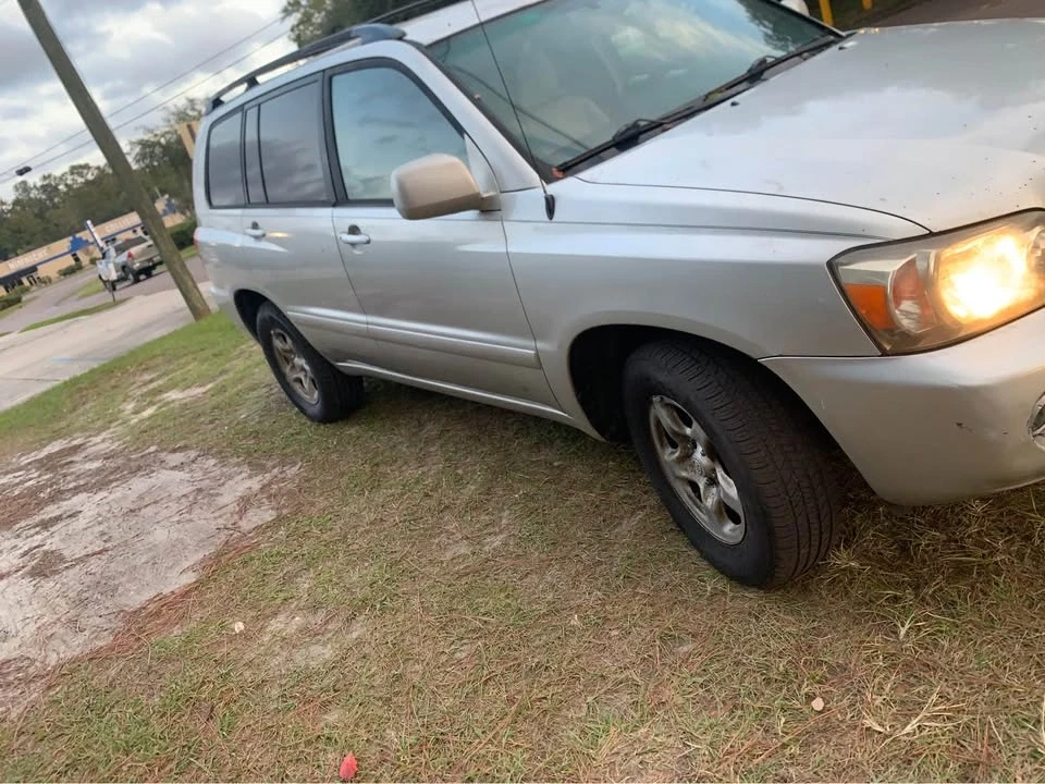 2004 Toyota Highlander - Image 6 of 11