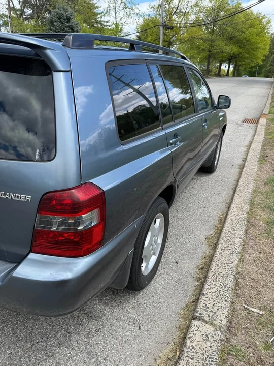 2004 Toyota Highlander - Image 2 of 7