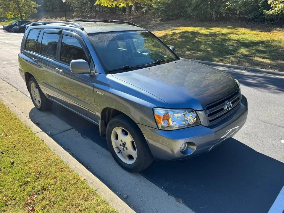 2004 Toyota Highlander - Image 2 of 10