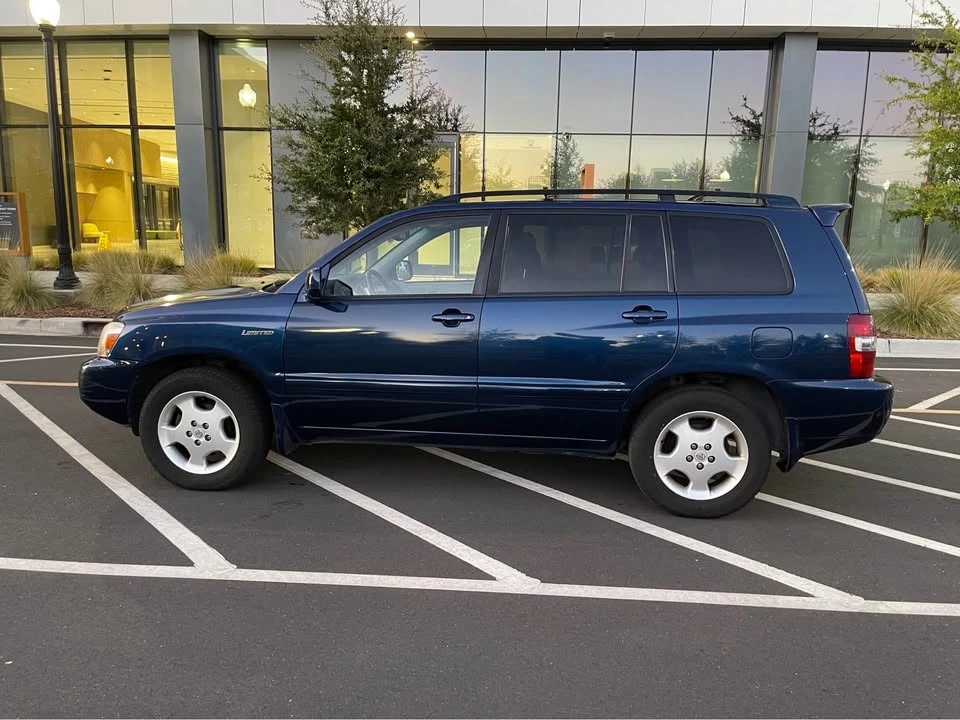 2004 Toyota Highlander - Image 9 of 17