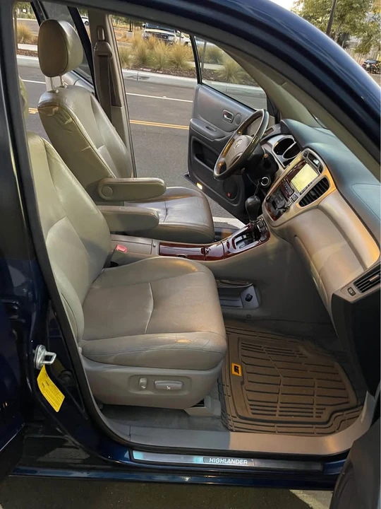 2004 Toyota Highlander - Image 13 of 17