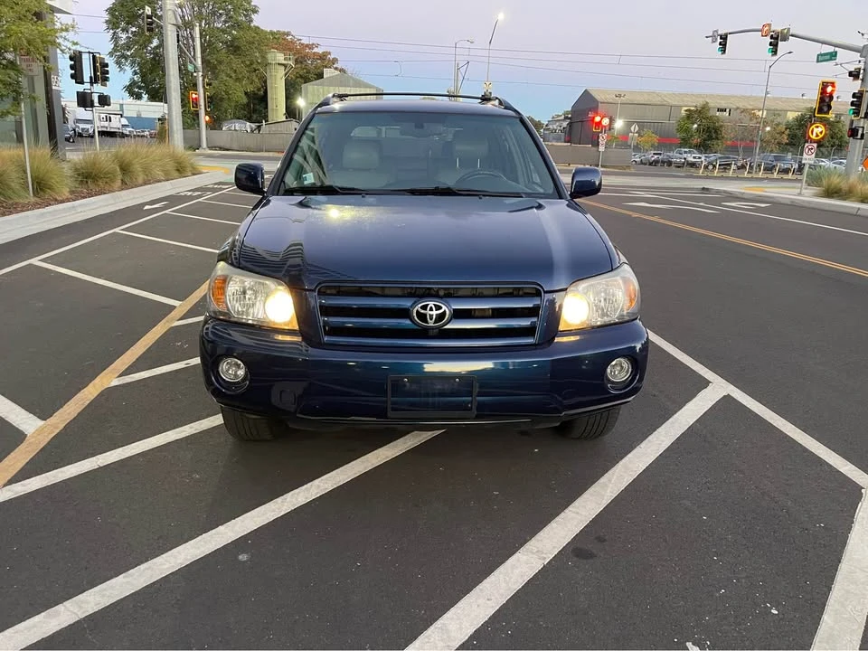 2004 Toyota Highlander - Image 2 of 17