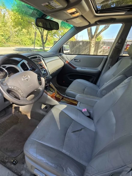 2004 Toyota Highlander - Image 8 of 12