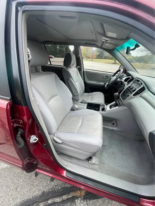 2004 Toyota Highlander - Image 13 of 19