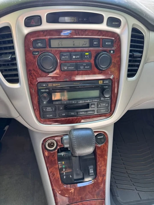 2004 Toyota Highlander - Image 8 of 10