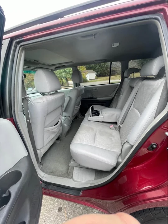 2004 Toyota Highlander - Image 9 of 19