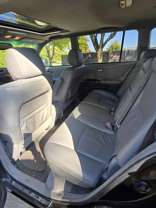 2004 Toyota Highlander - Image 10 of 12