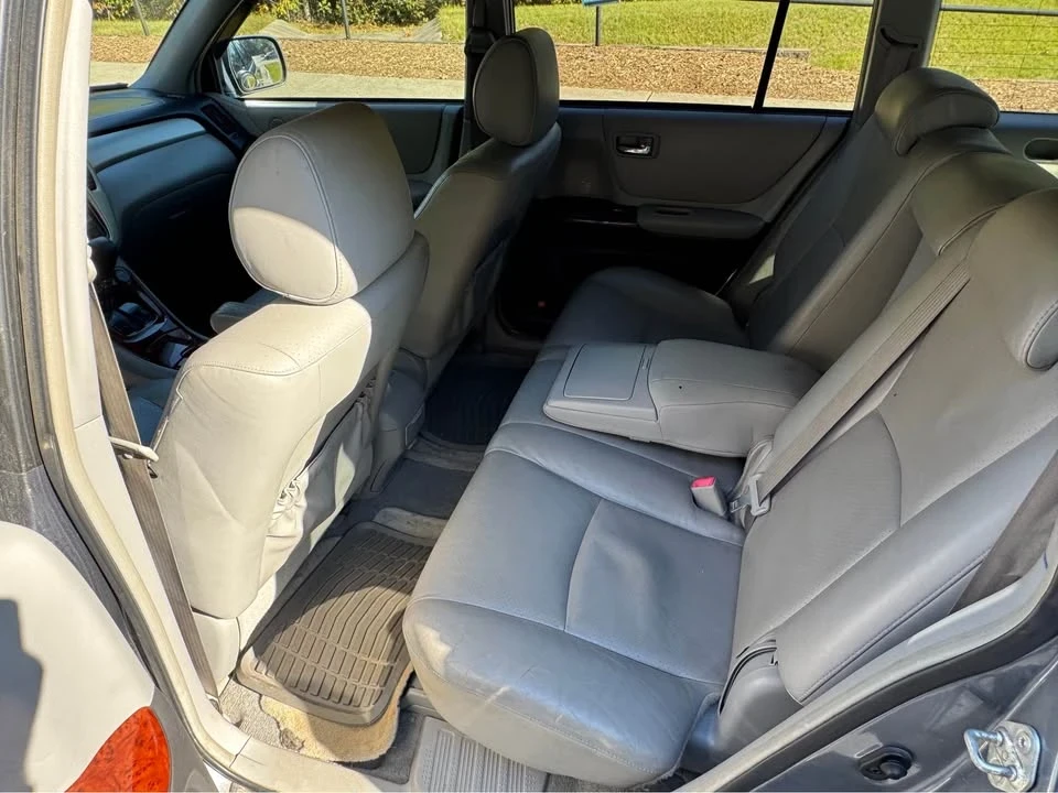 2004 Toyota Highlander - Image 9 of 10