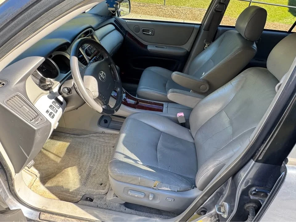 2004 Toyota Highlander - Image 7 of 10