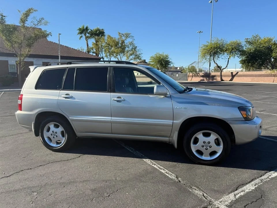 2004 Toyota Highlander - Image 15 of 16
