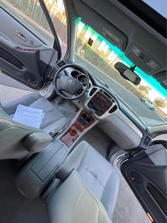 2004 Toyota Highlander - Image 6 of 13