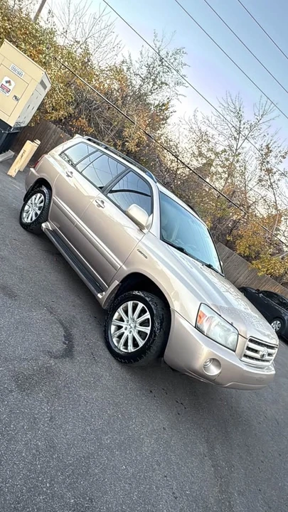 2004 Toyota Highlander - Image 16 of 17