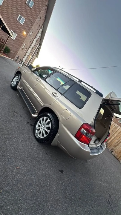 2004 Toyota Highlander - Image 9 of 17