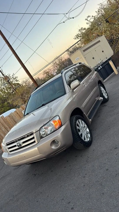 2004 Toyota Highlander - Image 15 of 17