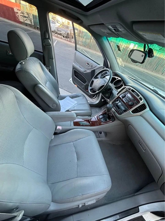 2004 Toyota Highlander - Image 7 of 13