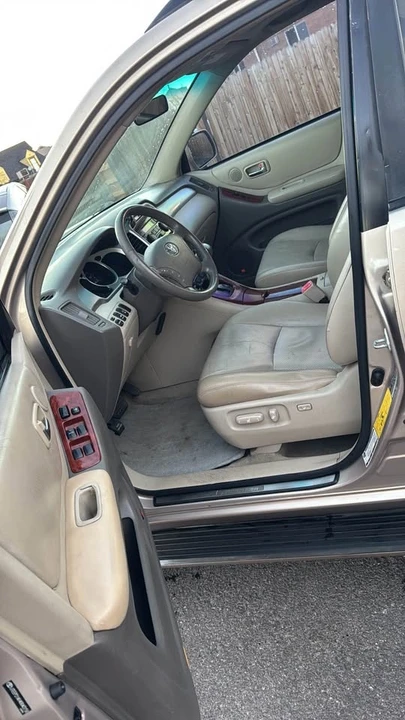 2004 Toyota Highlander - Image 11 of 17