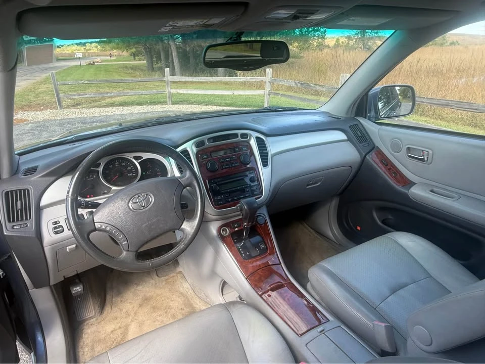 2004 Toyota Highlander - Image 10 of 18