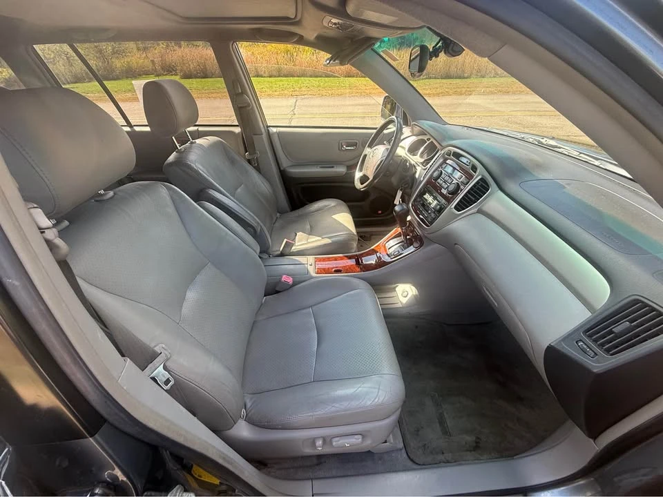 2004 Toyota Highlander - Image 11 of 18