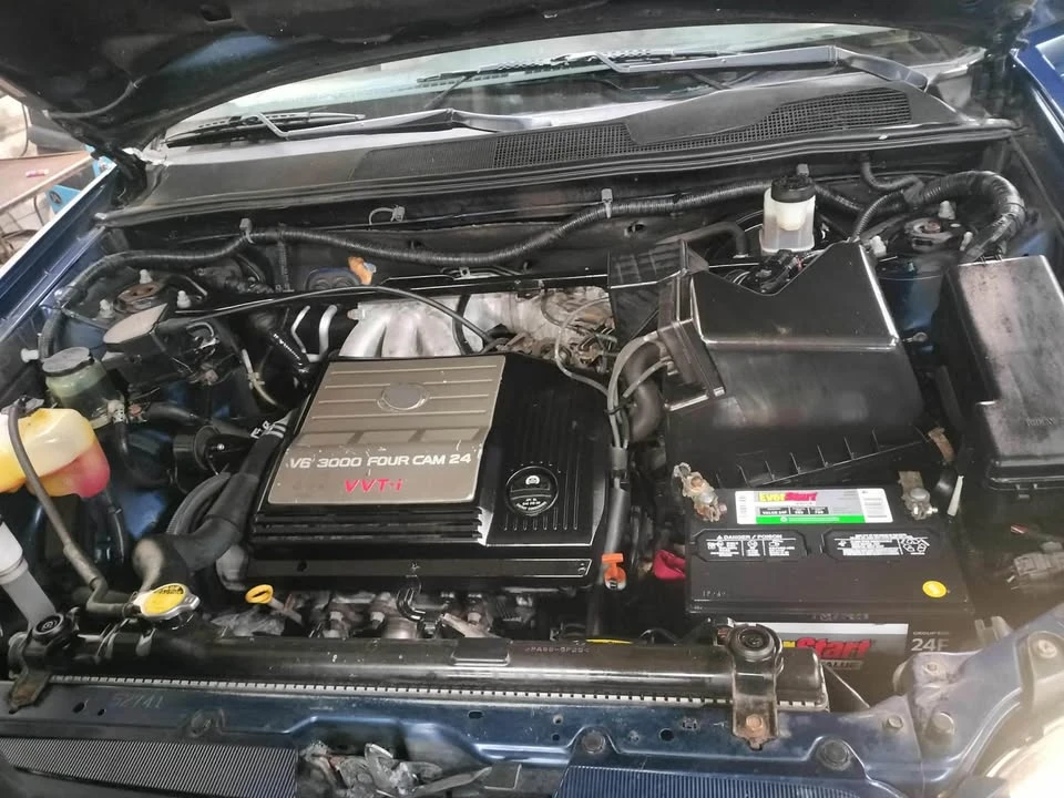 2004 Toyota Highlander - Image 9 of 15