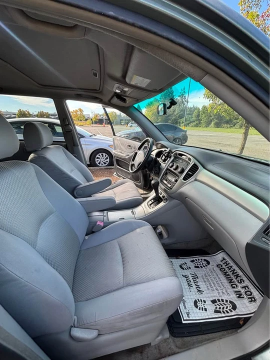2004 Toyota Highlander - Image 12 of 14