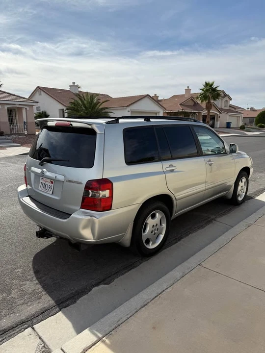2004 Toyota Highlander - Image 2 of 8