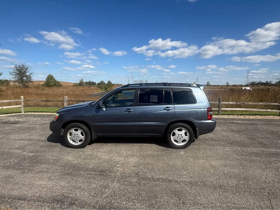 2004 Toyota Highlander - Image 9 of 18