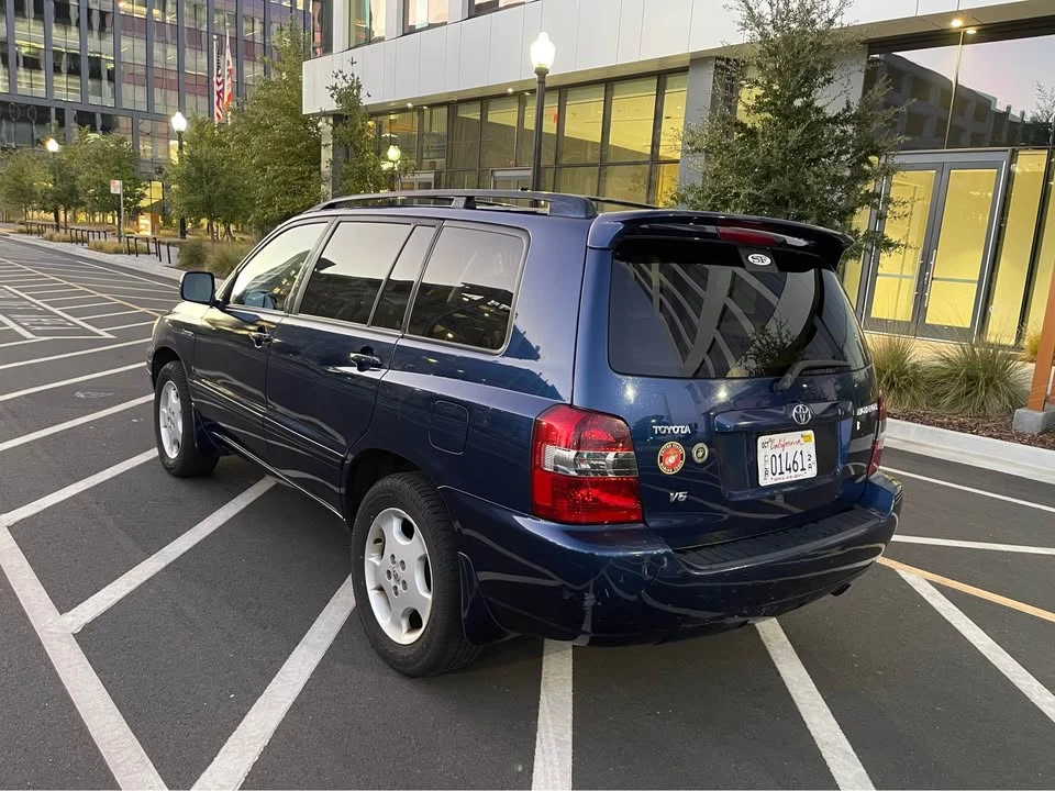 2004 Toyota Highlander - Image 8 of 16