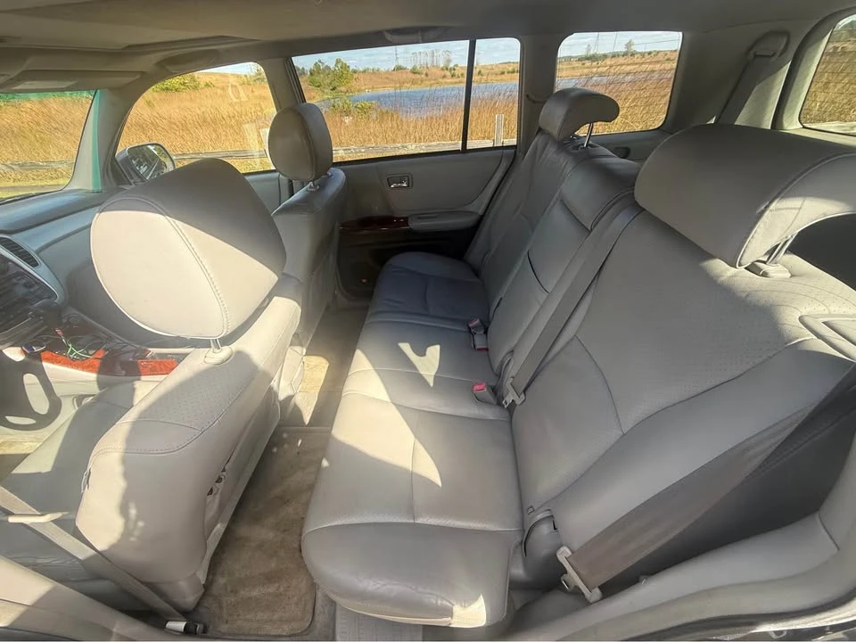 2004 Toyota Highlander - Image 14 of 18