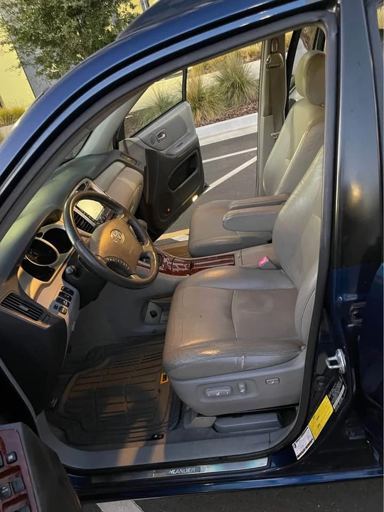 2004 Toyota Highlander - Image 15 of 16