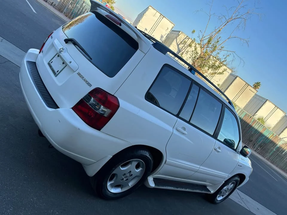 2004 Toyota Highlander - Image 3 of 12