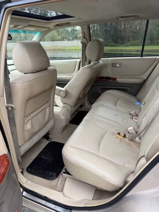 2004 Toyota Highlander - Image 6 of 9