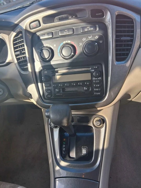 2004 Toyota Highlander - Image 6 of 13