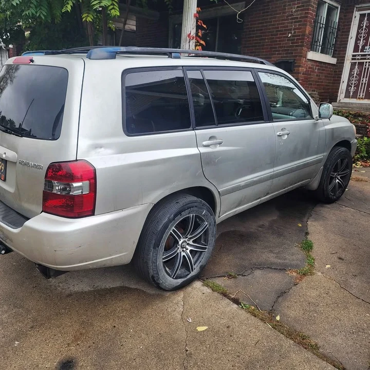 2004 Toyota Highlander - Image 2 of 4